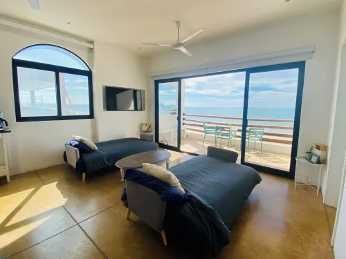Brandnew beachfront apartment! Great view, private balcony, large shared terrace - ห้องครัว