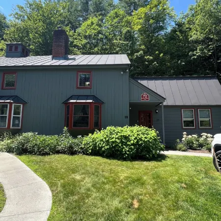 The Quechee Acorn! Cozy 2-bedroom condo near amazing amenities!
