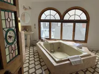 Grand View Motel - Bathtub