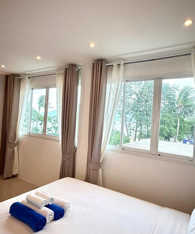 รูปภาพของKing Bed Room Steps from Patong Beach