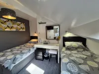 Miricia Guest House - parkir