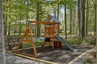 Sleeps 10 Sauna Hot Tub Arcade Firepit - 3-Star