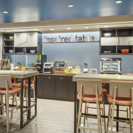 Home2 Suites by Hilton - Milwaukee Airport