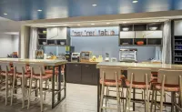 Home2 Suites by Hilton - Milwaukee Airport - Uima-altaat