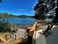 Shangrila Luxury Waterfront King Suite | Private Balcony & Beach Access - شقق
