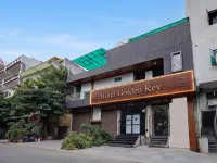 Golden Key - Badli Near Rohini Sec 18- 19 Metro Hotels near DTU