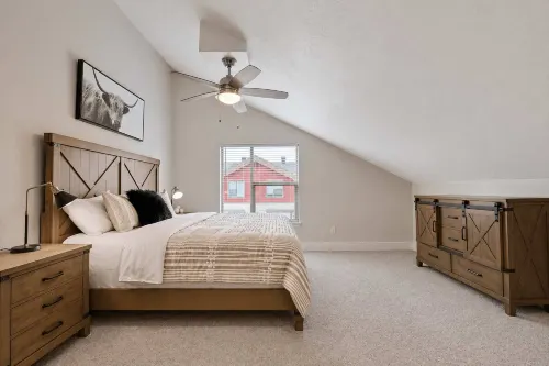 Alluring Farmhouse Styled Town Home - Huvilat