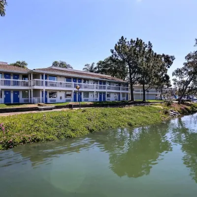 Motel 6 Oakland, CA - Embarcadero Hotels in de buurt van Jack London Square