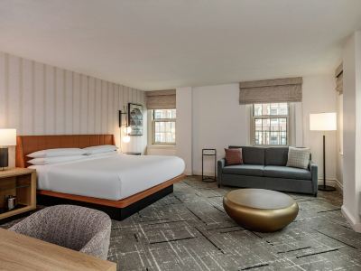 Sheraton Commander Hotel