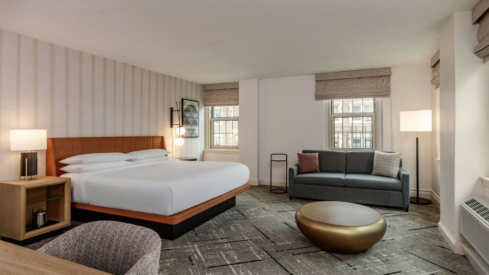 Sheraton Commander Hotel