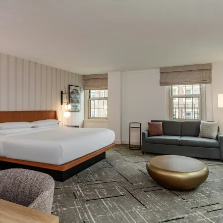 Sheraton Commander Hotel