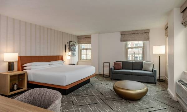 Sheraton Commander Hotel