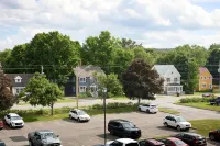 Delta Hotels Fredericton - parking