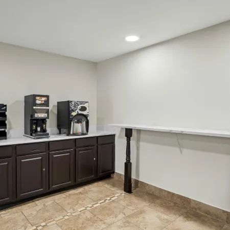 Red Roof Inn & Suites Euless - DFW Airport Southwest