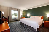 Fairfield Inn & Suites Sudbury - Pools