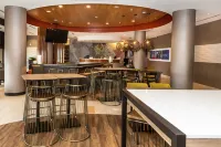 SpringHill Suites Houston Baytown - breakfast