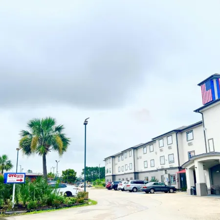Oyo Townhouse Sulphur,LA Extended Stay I-10