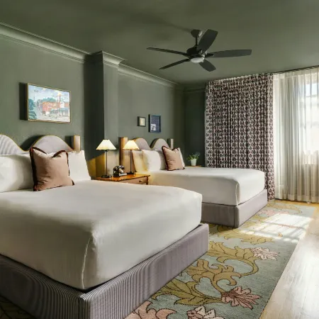 MarQueen Hotel