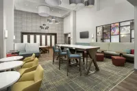 Hampton Inn and Suites by Hilton Lexington Columbia - Parkplatz