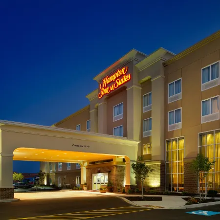 Hampton Inn & Suites Buffalo/Airport