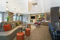 Home2 Suites by Hilton Beloit - parking