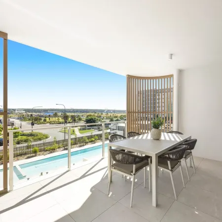 Poolside 2-bed Apartment at Lake Kawana