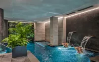 波塔尼亞之家 SPA 酒店 - 泳池
