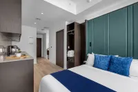 E11EVEN Studio · Bay Views + Rooftop Day Club Pool - Kitchens