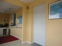 Royal Inn Motel - parking