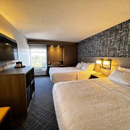 Pittsburgh Airport Inn and Suites