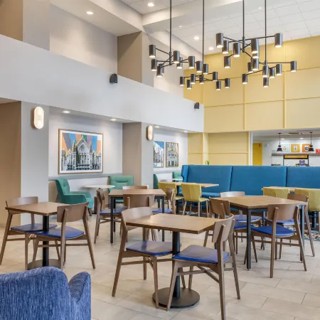 Hampton Inn & Suites Cincinnati/Uptown-University Area