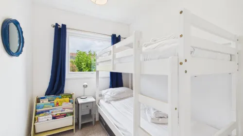 15 Bridal Mews - 2 Bedroom Chalet - Mumbles - Chalets