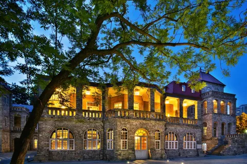 The Yihe Yangtze Hotel