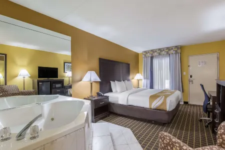 Quality Inn Отели рядом с достопримечательностью «Парк Леви Джэксон Уайлдернесс Роуд»