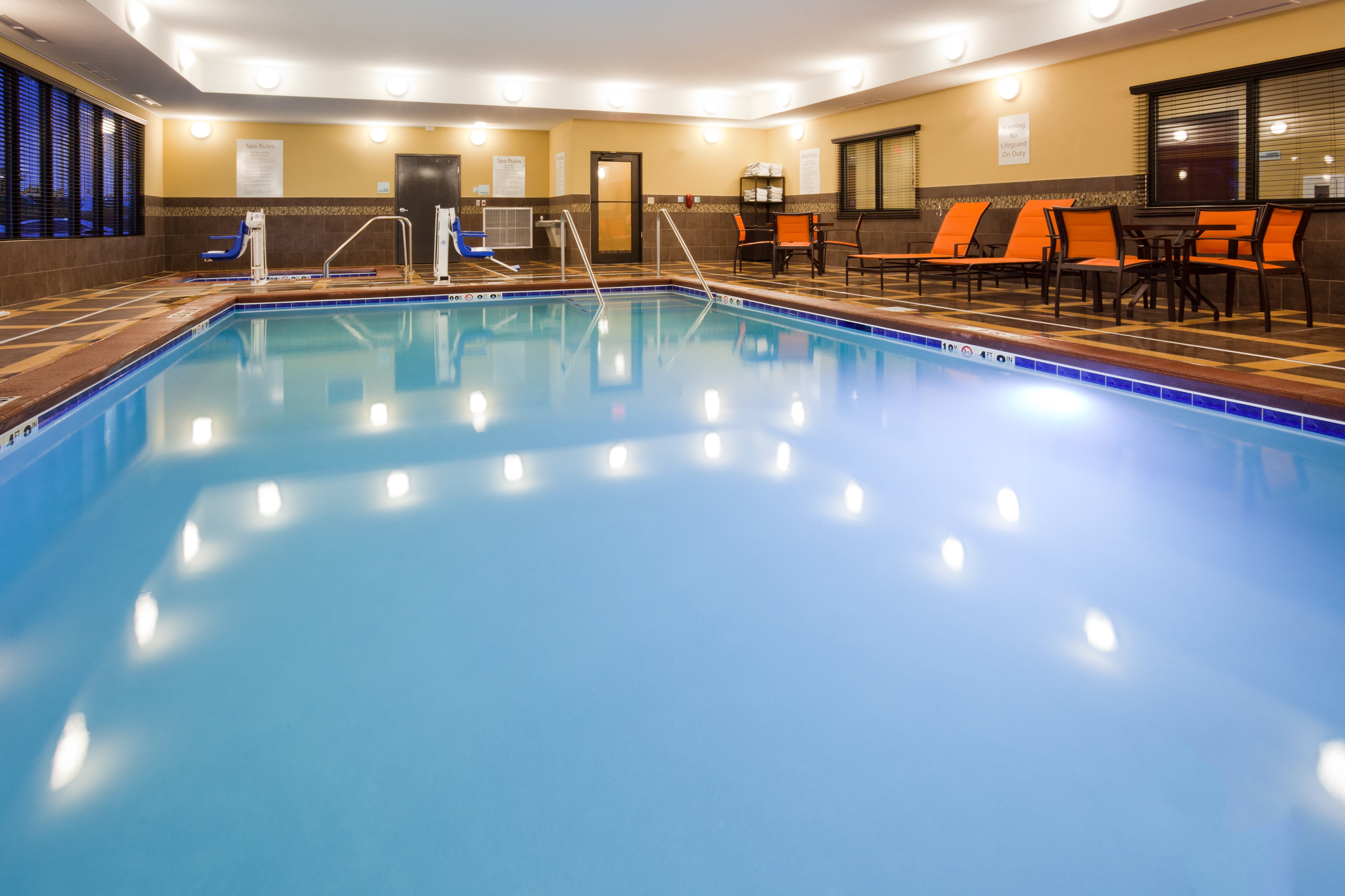 Holiday Inn Express & Suites Davenport, an Ihg Hotel