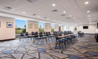 Holiday Inn Express & Suites Chicago - Hoffman Estates