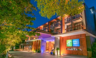 Holiday Inn Express Phuket Patong Beach Central, an IHG Hotel