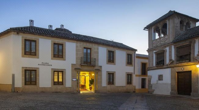 NH 컬렉션 팔라시오 외관