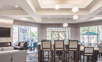 La Quinta Inn & Suites by Wyndham Orlando Lake Mary