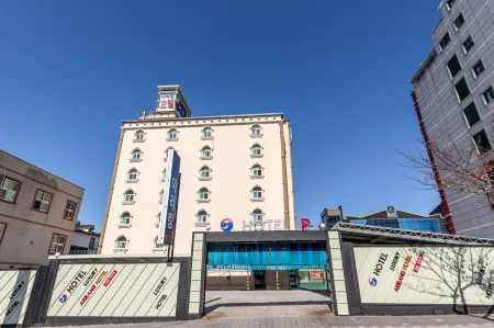 Gochang Arirang Hotel Отели рядом с достопримечательностью «Chan Yun Temple»