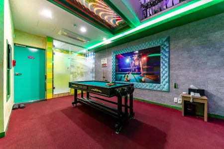 Iksan Show Palace Drive-in Motel