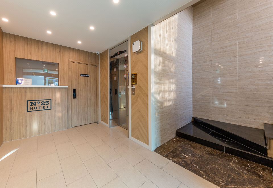 넘버25호텔대전역점