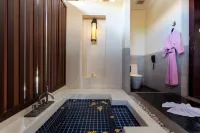 The Briza Beach Resort, Samui - vasca da bagno