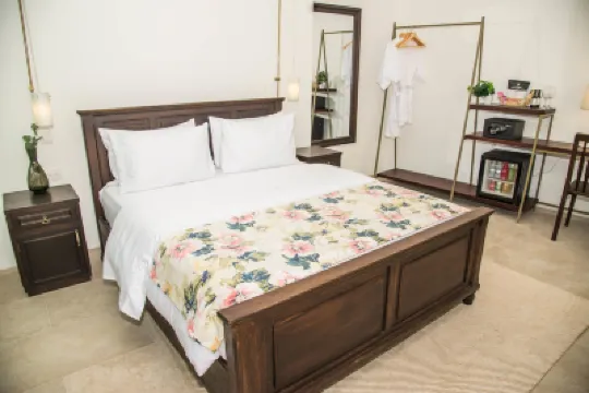 Soy Local Insignia Hotels near San Felipe de Barajas Fort