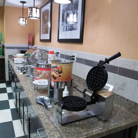 Hampton Inn & Suites Bismarck/Northwest