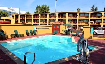 Roy Inn & Suites -Sacramento Midtown