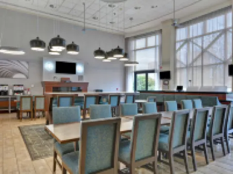 ハンプトン イン & スイーツ ニューアーク ハリソン リバーウォーク ハリソンのホテル