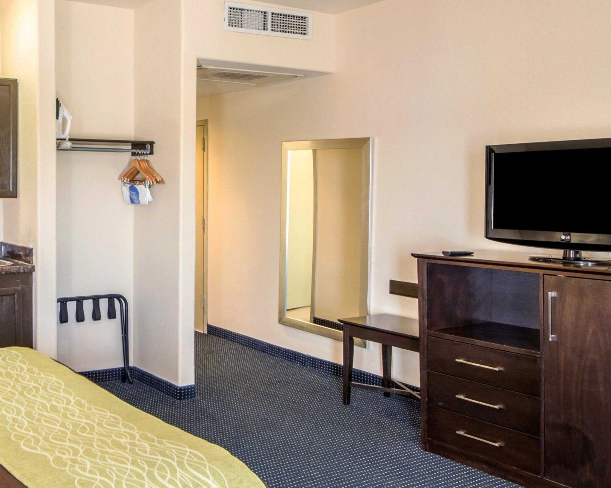 Quality Inn Tulsa-Downtown West