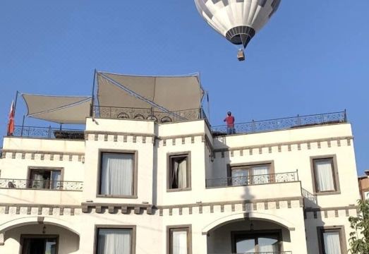 오스말리 호텔 로비