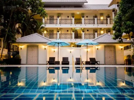 Decharme Hotel Отели рядом с достопримечательностью «Elephant Green Park»